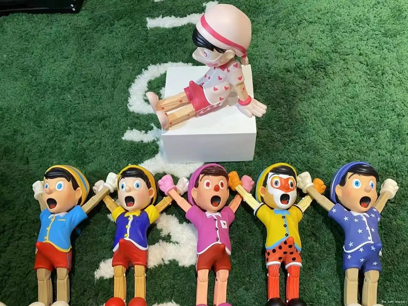 (A CLASSIC WOOD AWAKENING) PINOCCHIO FIGURES 0529